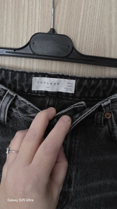 Spodnie jeansowe damskie 24.