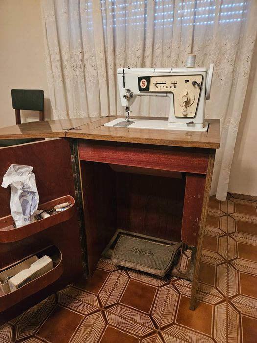 Máquina de costura Singer