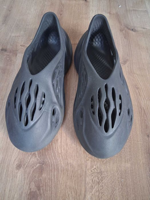 Yeezy Foam Runner w rozmiarze 42, wkładka 26 cm