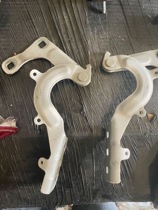 zawiasy zawiasy maski ford fiesta mk8 bezwypadkowe oryginalne