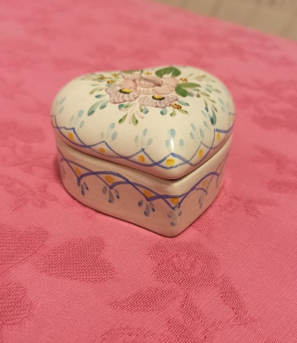 Várias peças de Porcelana Decorativas