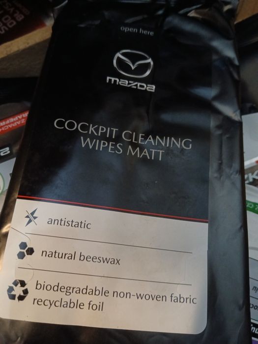 Chusteczki do kokpitu samochodowgo, plastiku