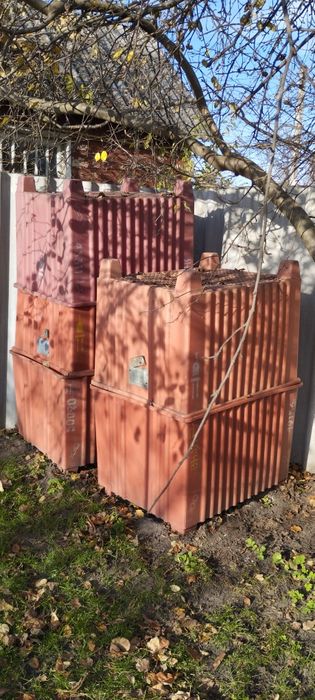 Продам пластиковый контейнер