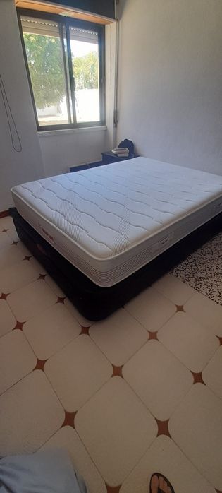 Cama de casal  sommier + Colchão