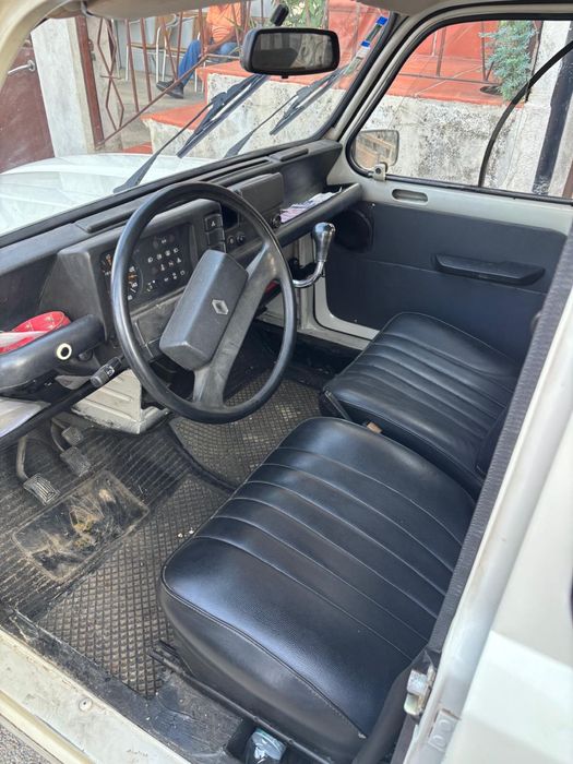 Renault 4L  como nova!!