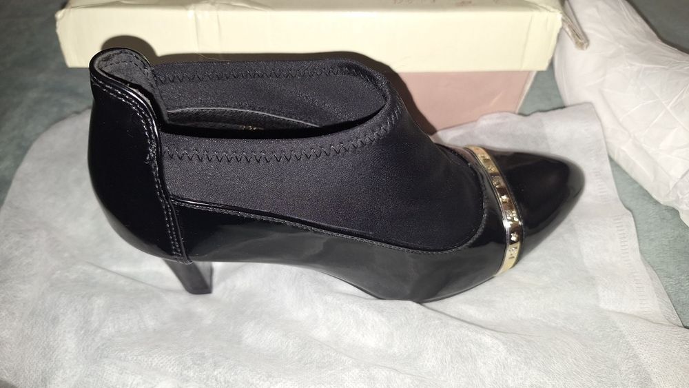 Nowe damskie czarne buty na obcasie 36 24cm botki
