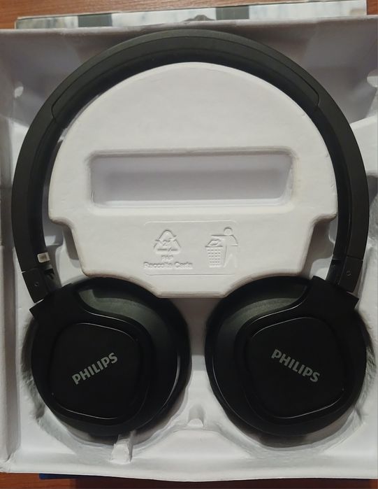 Топові навушники Phillips 4000 series