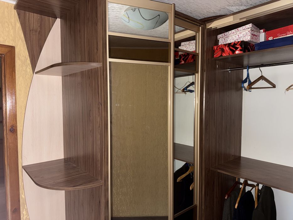 Продам шкаф купе в спальню гостинную мебель