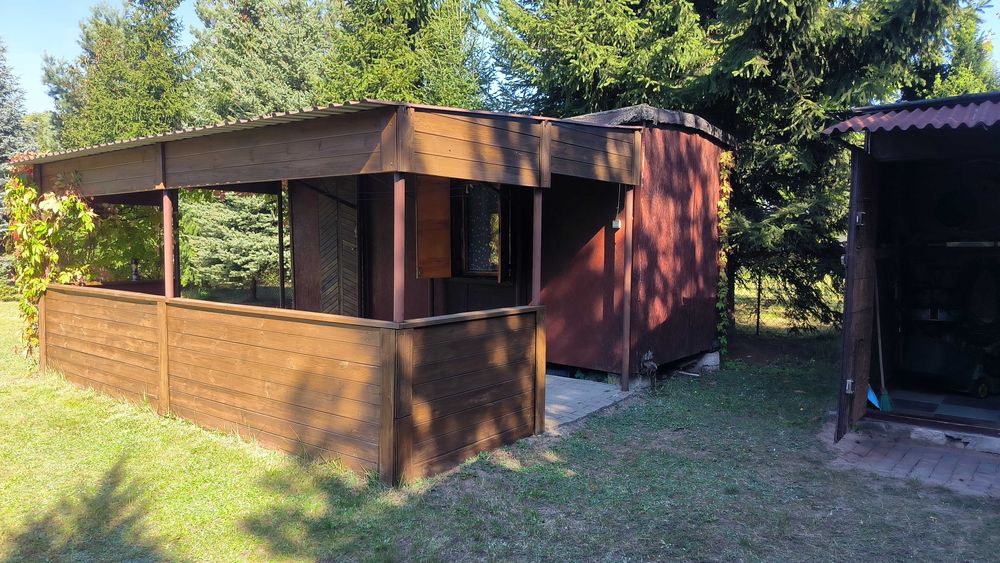 Sprzedam domek letniskowy/ barakowóz wraz z altanką.