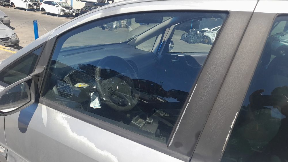 Vidro porta frente esquerda OPEL Zafira A (F75_)