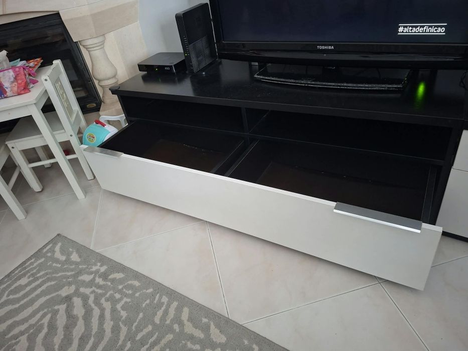 Aparador de Televisão