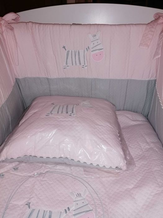 protetor de cama de bebé + edredão + almofada PIM PAM PUM