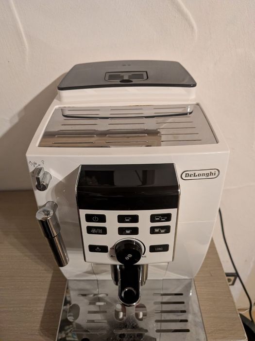 Кавомашина DeLonghi ECAM 13.123 B з Німеччини
