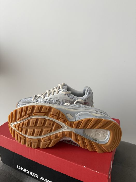 Кросівки жіночі,взуття жіноче ,кросівки under armaur