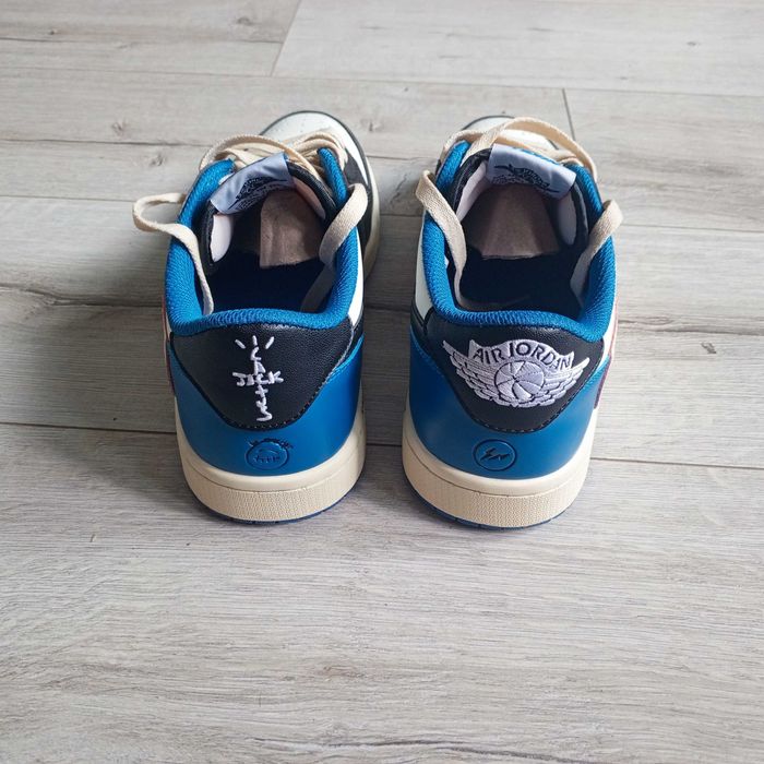 Jordan 1 low travis scott