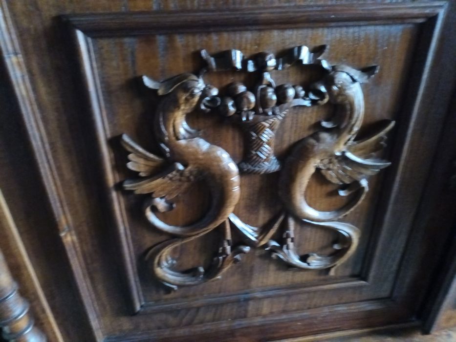 Fabuloso louceiro em madeira de excelente qualidade com tampo em mármo