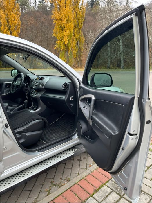 Продам Toyota RAV4 2007 року
