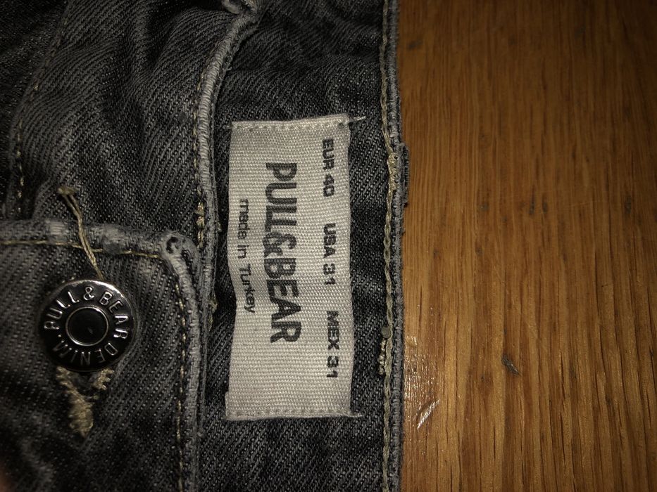 Calças pretas e largas da Pull&Bear