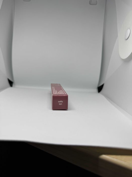 rhode пептидний тінт в відтінку salty tan