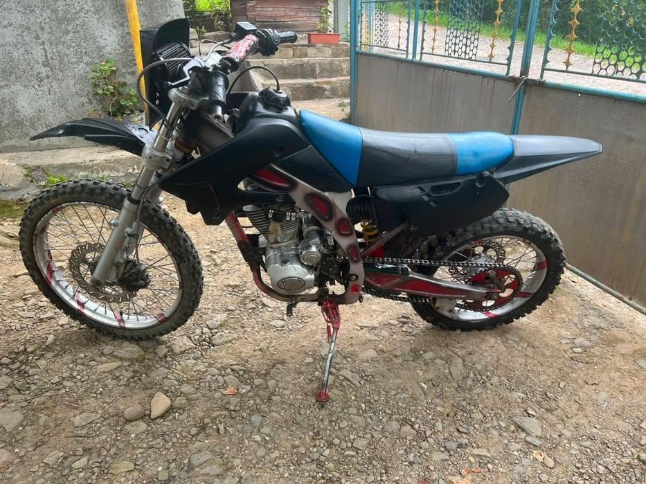 Продам мотоцикл 200кубів