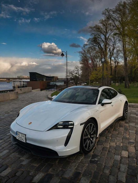 2021 Porsche Taycan RWD • 10 т\км• Отличное состояние