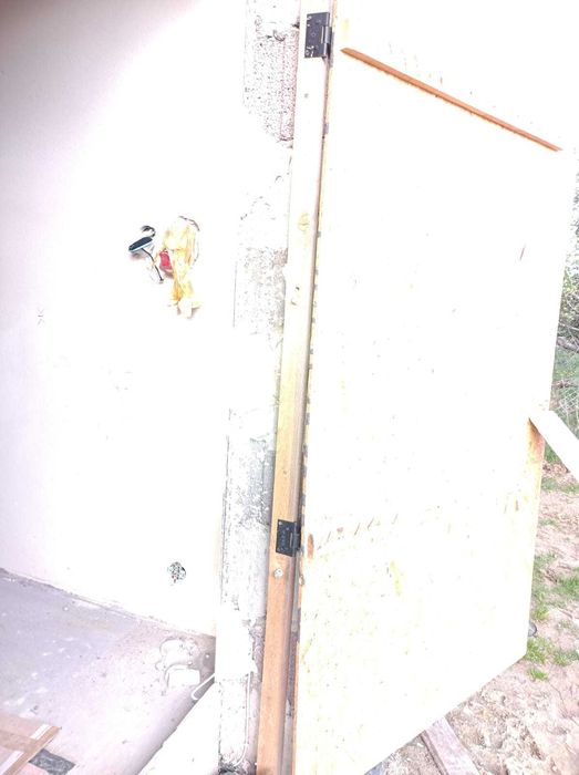 Tymczasowa brama garażowa na budowę 275x250, zawiasy, skoble, OSB