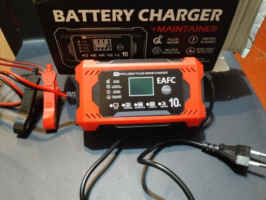 Carregador de bateria para automóvel, motas, etc