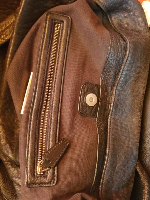 Mala preta com muita classe, pele verdadeira