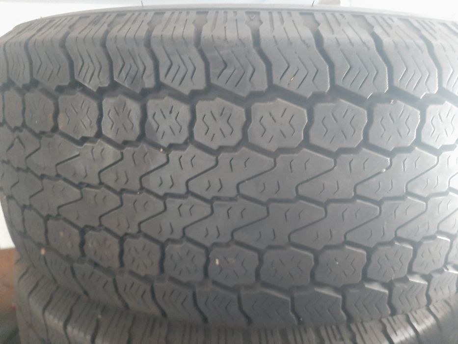285 65R16C Goodyear
