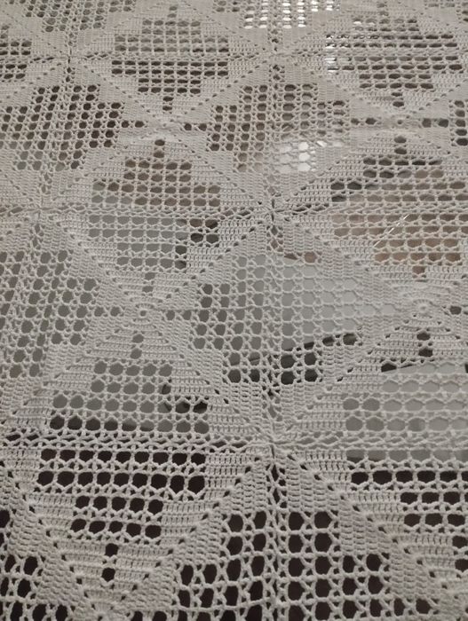 Toalha de mesa de crochê