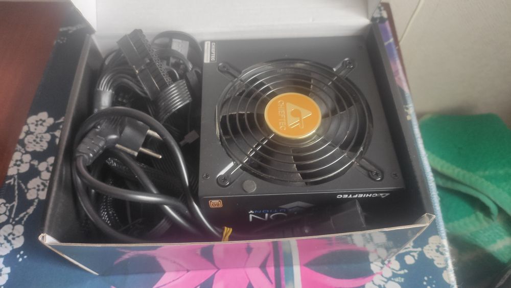 Блок питания chieftec proton 600w