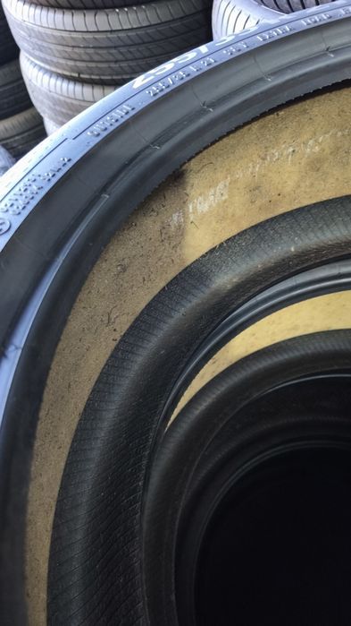 Pneus  255/35/21