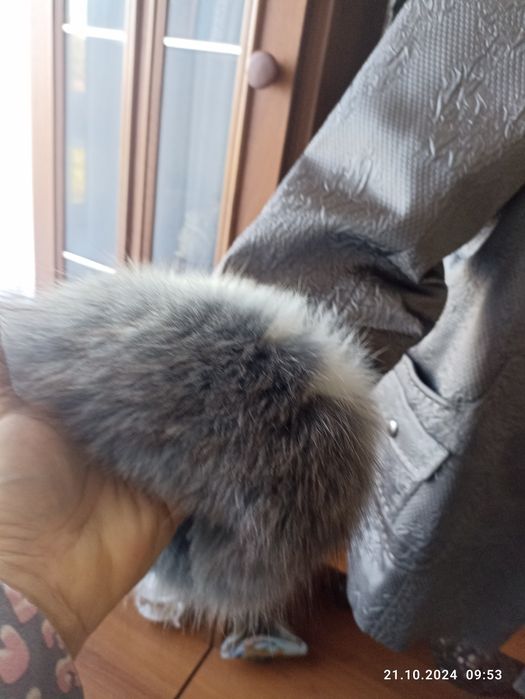 Жіноча зимова куртка