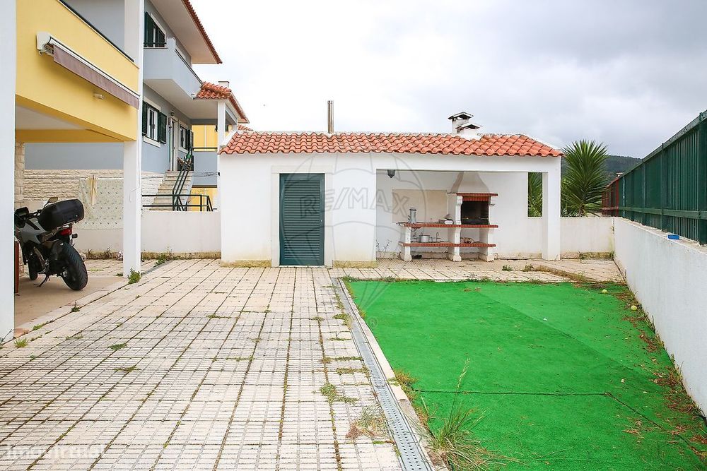 Moradia T5 para venda