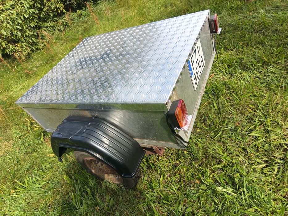 Przyczepka sam zamknięta zarejestrowana odrestaurowana