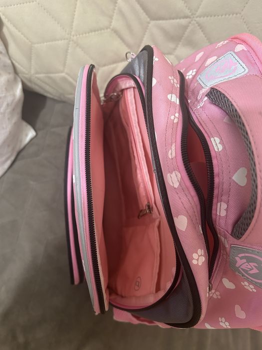 Шкільний ранець для початкових класів