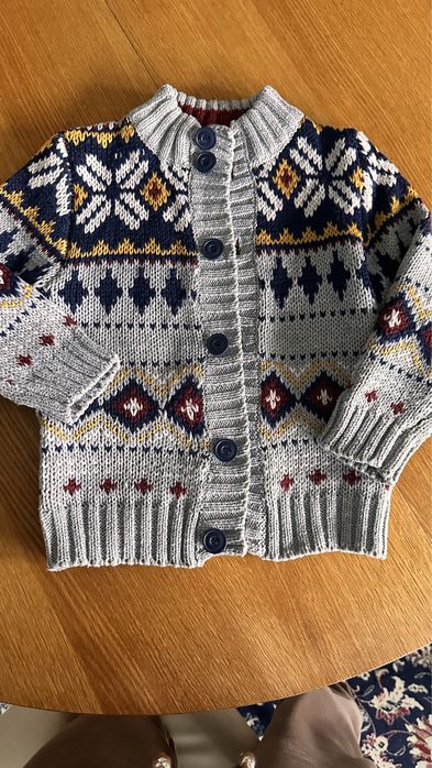 Sweter chlopiecy rozm 98 - stan idealny