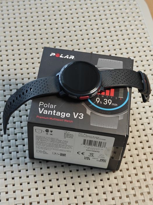Премиумные мультиспортивные часы  Polar Vantage V 3