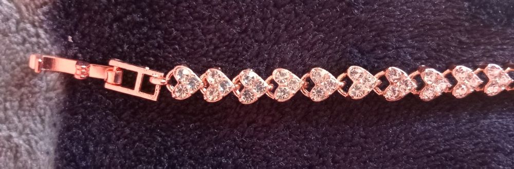 Relógio + pulseira em rosa dourado e brilhantes
