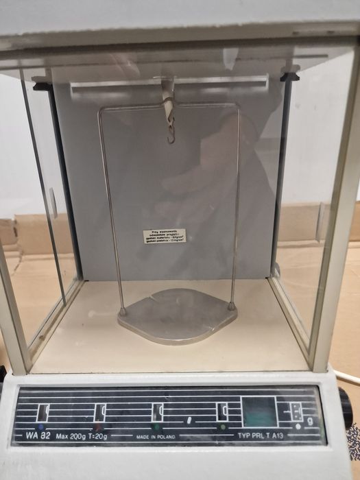 Waga laboratoryjna szalkowa 1978r zakłady mechaniki precyzyjnej