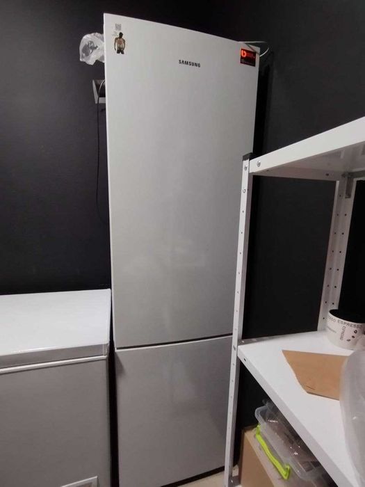 Холодильник SAMSUNG RB37J5000WW/UA 377 литров 200 см