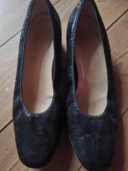 Czarne Pantofle Gabor