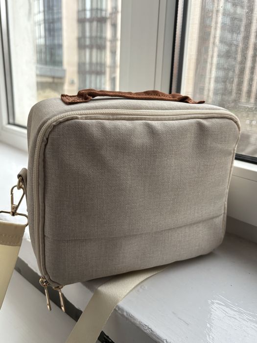 Canon EOS 2000D з обʼєктивом 18-55mm, ідеальний стан