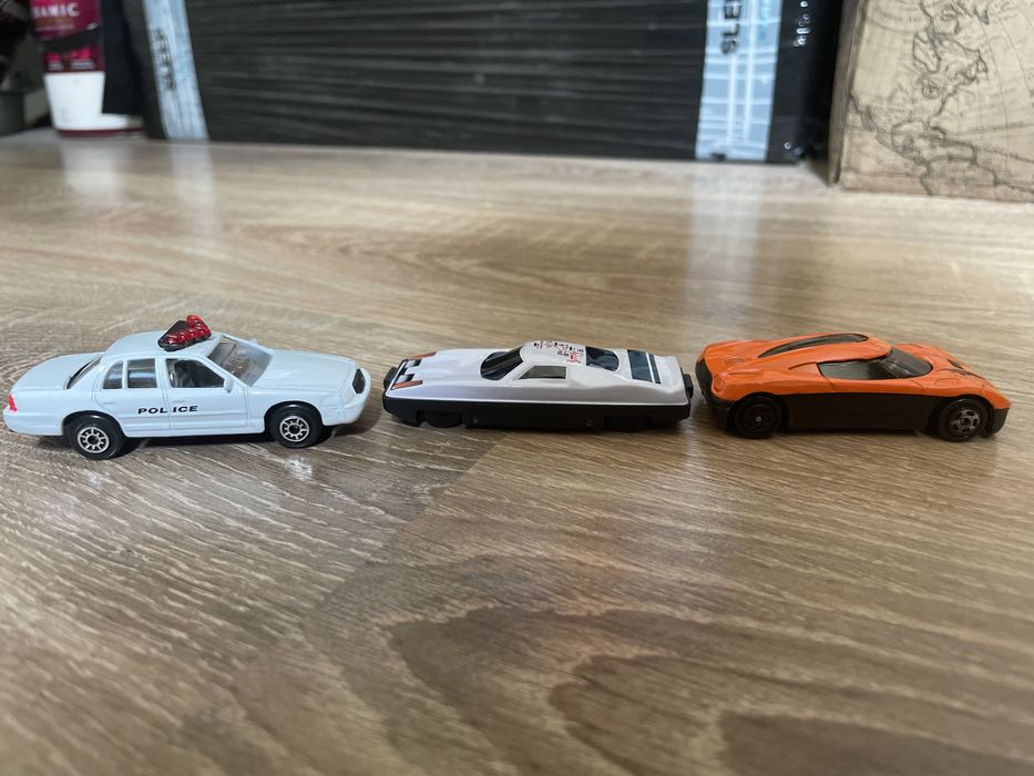 Zestaw 11 samochodzików