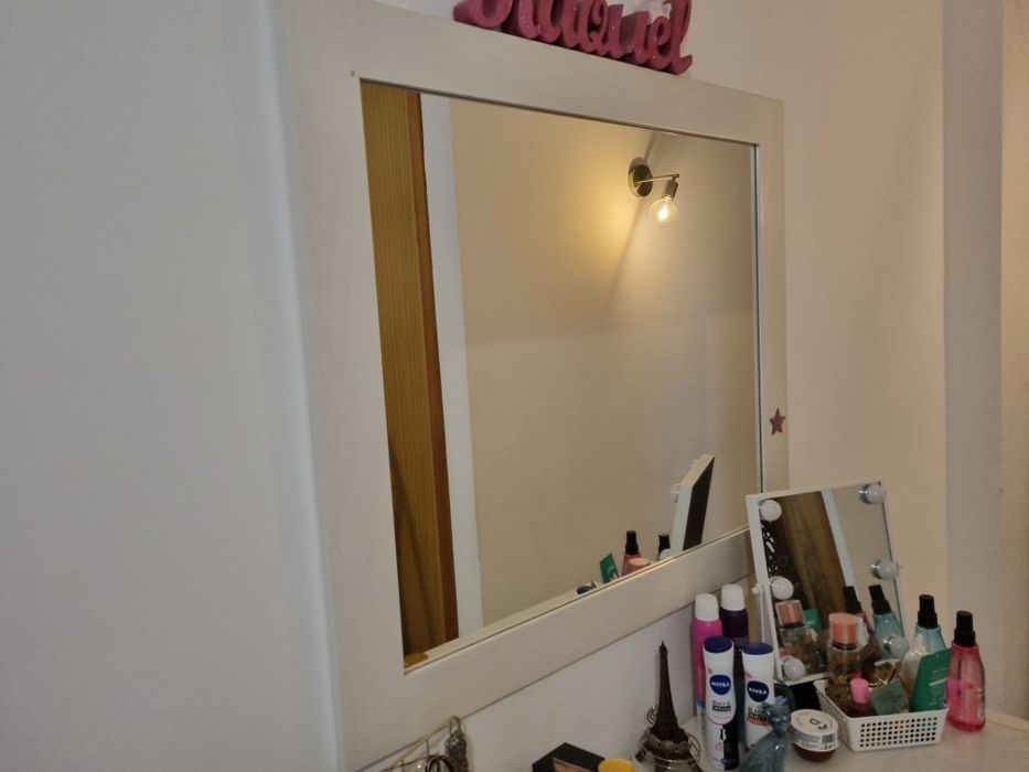 Quarto jovem femenina