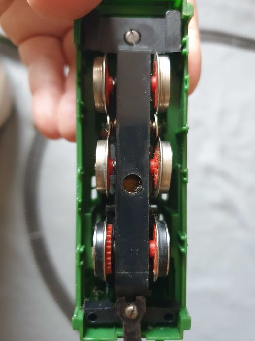 LIMA Train Set – Locomotive, Two Carriages, and Tracks – 9V – 1960s64284862644354124