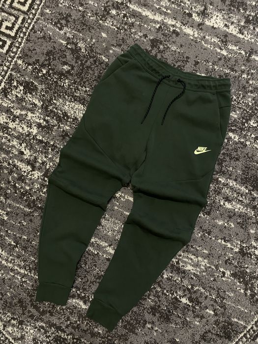 Штани Nike tech fleece М розмір темно зеленого кольору
