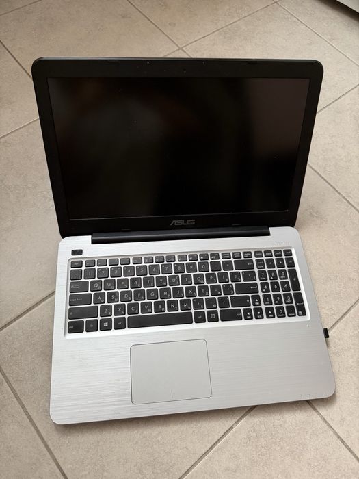 Ноутбук asus в гарному стані