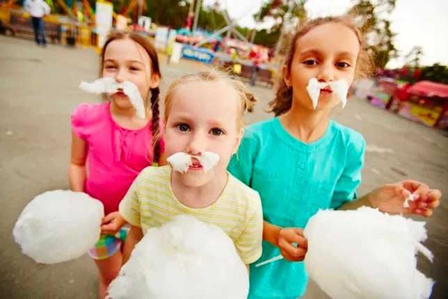 Сонік,Білий Ведмідь Аніматор,Гонщик,Скай,Щенячий патруль,Солодка вата