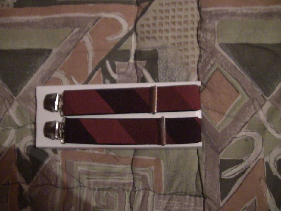 Suspensórios de tom Vermelho ou Encarnado